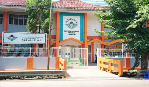 Al-Irsyad Al-Islamiyyah Senior High School, Private School | We provide Indonesia infrastructure map on various property sectors and data. Access property listings, infrastructure developments, news, and valuable transaction data for informed decisions.