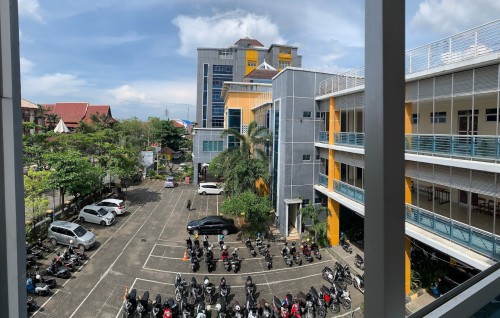 Pekalongan University, University | We provide Indonesia infrastructure map on various property sectors and data. Access property listings, infrastructure developments, news, and valuable transaction data for informed decisions.