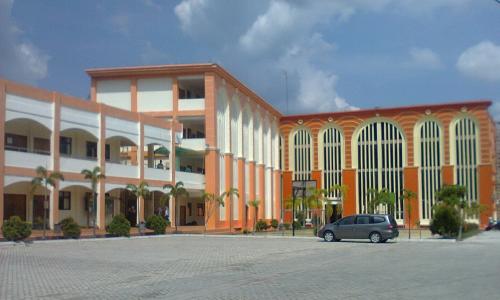 Al Azhar Syifa Budhi High School, Private School | We provide Indonesia infrastructure map on various property sectors and data. Access property listings, infrastructure developments, news, and valuable transaction data for informed decisions.