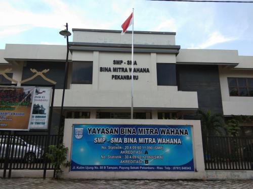 Bina Mitra Wahana Junior High School, Private School | We provide Indonesia infrastructure map on various property sectors and data. Access property listings, infrastructure developments, news, and valuable transaction data for informed decisions.