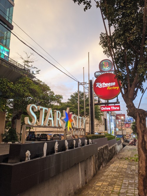Star City Square, Leased Retail | We provide Indonesia infrastructure map on various property sectors and data. Access property listings, infrastructure developments, news, and valuable transaction data for informed decisions.