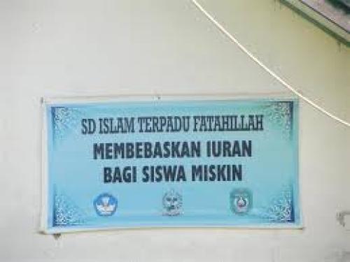 Integrated Fathilah Elementary School, Private School | We provide Indonesia infrastructure map on various property sectors and data. Access property listings, infrastructure developments, news, and valuable transaction data for informed decisions.