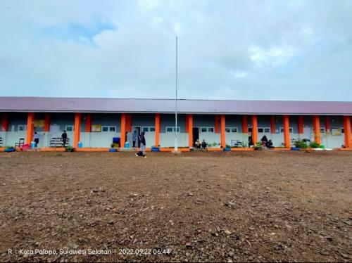 Integrated Insan Madani Senior High School, Private School | We provide Indonesia infrastructure map on various property sectors and data. Access property listings, infrastructure developments, news, and valuable transaction data for informed decisions.