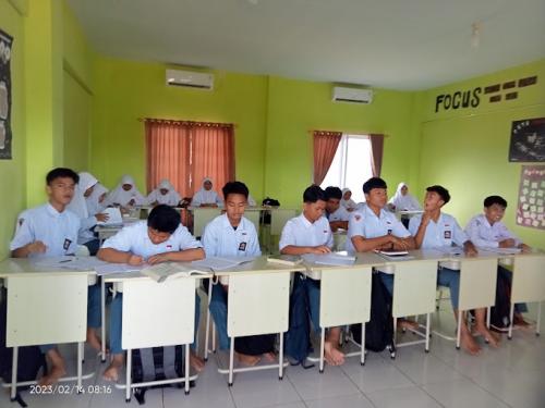Integrated Insan Madani Senior High School, Private School | We provide Indonesia infrastructure map on various property sectors and data. Access property listings, infrastructure developments, news, and valuable transaction data for informed decisions.