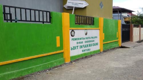 Integrated Insan Madani Elementary School, Private School | We provide Indonesia infrastructure map on various property sectors and data. Access property listings, infrastructure developments, news, and valuable transaction data for informed decisions.