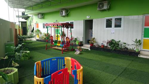 Ibnu Sina Integrated Islamic Junior High School, Private School | We provide Indonesia infrastructure map on various property sectors and data. Access property listings, infrastructure developments, news, and valuable transaction data for informed decisions.
