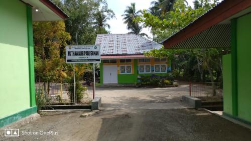 Thawalib Padusunan Kindergarten, Private School | We provide Indonesia infrastructure map on various property sectors and data. Access property listings, infrastructure developments, news, and valuable transaction data for informed decisions.