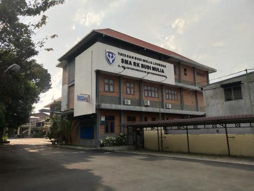Budi Mulia Senior High School, Private School | We provide Indonesia infrastructure map on various property sectors and data. Access property listings, infrastructure developments, news, and valuable transaction data for informed decisions.