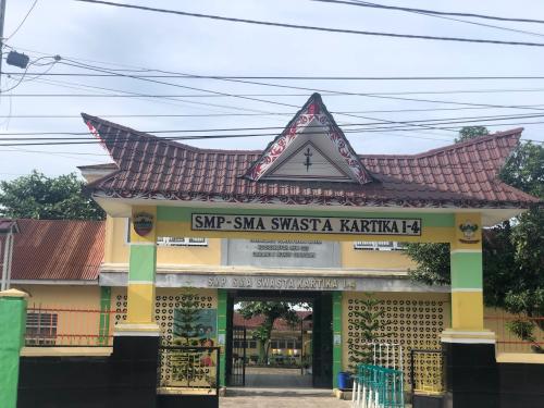 Kartika 1-4 Senior High School, Private School | We provide Indonesia infrastructure map on various property sectors and data. Access property listings, infrastructure developments, news, and valuable transaction data for informed decisions.