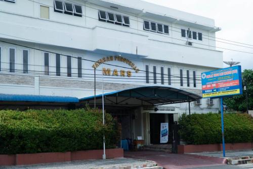 Mars Vocational High School, Private School | We provide Indonesia infrastructure map on various property sectors and data. Access property listings, infrastructure developments, news, and valuable transaction data for informed decisions.