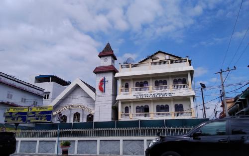 Methodist Elementary School, Private School | We provide Indonesia infrastructure map on various property sectors and data. Access property listings, infrastructure developments, news, and valuable transaction data for informed decisions.