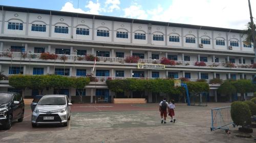 Methodist Junior High School, Private School | We provide Indonesia infrastructure map on various property sectors and data. Access property listings, infrastructure developments, news, and valuable transaction data for informed decisions.
