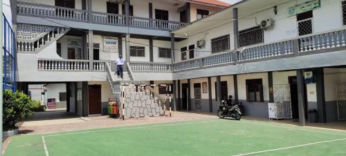 Persiapan Vocational High School, Private School | We provide Indonesia infrastructure map on various property sectors and data. Access property listings, infrastructure developments, news, and valuable transaction data for informed decisions.