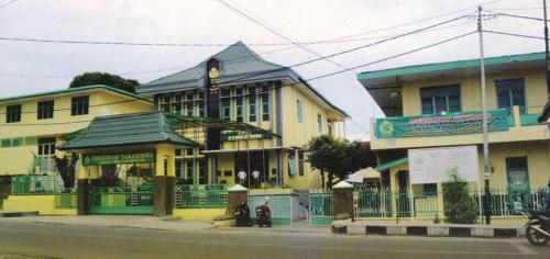 Taman Siswa Elementary School, Private School | We provide Indonesia infrastructure map on various property sectors and data. Access property listings, infrastructure developments, news, and valuable transaction data for informed decisions.