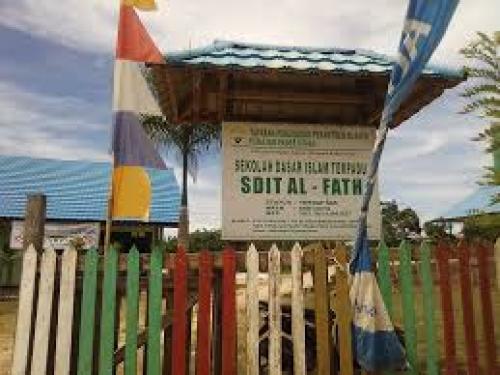 Al fath Integrated Elementary School, Private School | We provide Indonesia infrastructure map on various property sectors and data. Access property listings, infrastructure developments, news, and valuable transaction data for informed decisions.