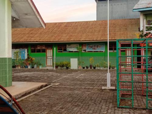 Christian Junior High School Parepare, Private School | We provide Indonesia infrastructure map on various property sectors and data. Access property listings, infrastructure developments, news, and valuable transaction data for informed decisions.