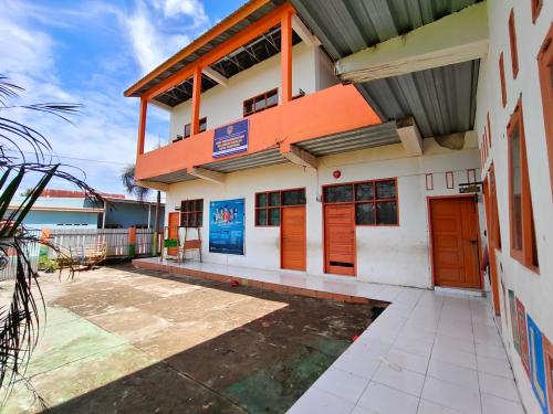 Muhammadiyah KH Ahmad Dahlan Islamic Integrated Elemantary School Parepare, Private School | We provide Indonesia infrastructure map on various property sectors and data. Access property listings, infrastructure developments, news, and valuable transaction data for informed decisions.