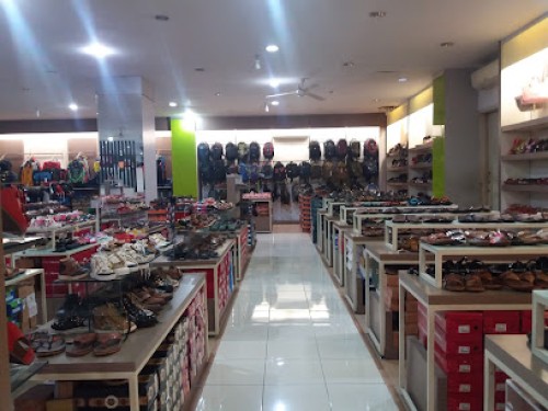 Delta Super Store, Strata Retail | We provide Indonesia infrastructure map on various property sectors and data. Access property listings, infrastructure developments, news, and valuable transaction data for informed decisions.