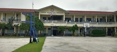 Kesuma Indah High School, Private School | We provide Indonesia infrastructure map on various property sectors and data. Access property listings, infrastructure developments, news, and valuable transaction data for informed decisions.