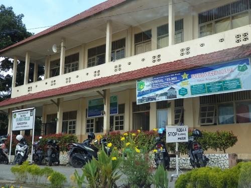 Nurul Ilmi Junior High School Padangsidimpuan, Private School | We provide Indonesia infrastructure map on various property sectors and data. Access property listings, infrastructure developments, news, and valuable transaction data for informed decisions.