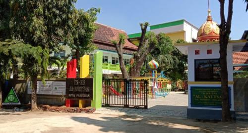 Al-Kautsar Kindergarten Pasuruan, Private School | We provide Indonesia infrastructure map on various property sectors and data. Access property listings, infrastructure developments, news, and valuable transaction data for informed decisions.