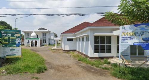 Az-Zahrah Junior High School Pasuruan, Private School | We provide Indonesia infrastructure map on various property sectors and data. Access property listings, infrastructure developments, news, and valuable transaction data for informed decisions.
