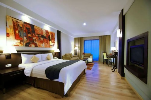 Completed hotel, ASTON Hotel International | We provide Indonesia infrastructure map on various property sectors and data. Access property listings, infrastructure developments, news, and valuable transaction data for informed decisions.