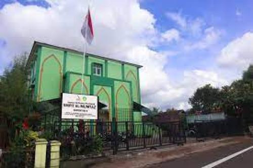 Al Mumtaz Islamic Junior High School, Private School | We provide Indonesia infrastructure map on various property sectors and data. Access property listings, infrastructure developments, news, and valuable transaction data for informed decisions.