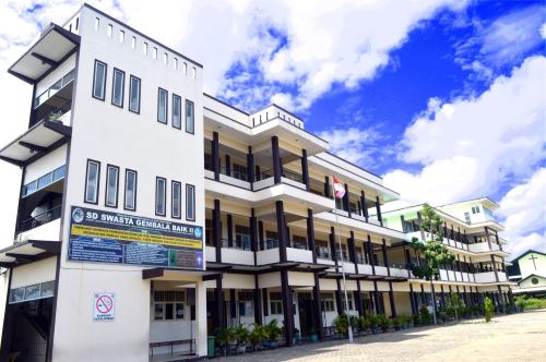 Gembala Baik II Primary School, Private School | We provide Indonesia infrastructure map on various property sectors and data. Access property listings, infrastructure developments, news, and valuable transaction data for informed decisions.