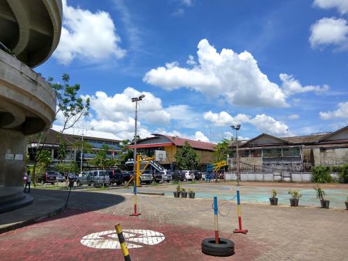 Immanuel Christian Junior High School, Private School | We provide Indonesia infrastructure map on various property sectors and data. Access property listings, infrastructure developments, news, and valuable transaction data for informed decisions.