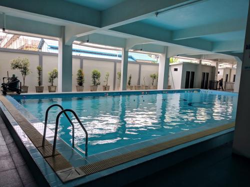 Pelita Cemerlang Secondary School, Private School | We provide Indonesia infrastructure map on various property sectors and data. Access property listings, infrastructure developments, news, and valuable transaction data for informed decisions.