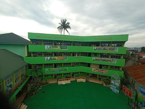 Raudhatul Jannah Elementary School, Private School | We provide Indonesia infrastructure map on various property sectors and data. Access property listings, infrastructure developments, news, and valuable transaction data for informed decisions.