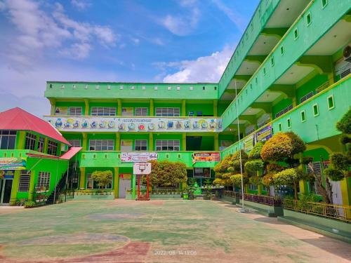 Raudhatul Jannah Junior High School, Private School | We provide Indonesia infrastructure map on various property sectors and data. Access property listings, infrastructure developments, news, and valuable transaction data for informed decisions.