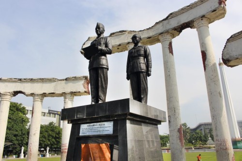 10th November Museum, Entertainment | We provide Indonesia infrastructure map on various property sectors and data. Access property listings, infrastructure developments, news, and valuable transaction data for informed decisions.