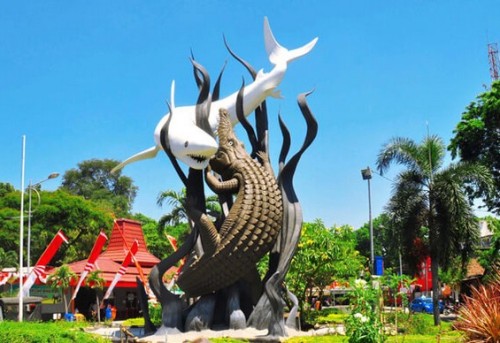 Sura and Baya Statue, Landmark | We provide Indonesia infrastructure map on various property sectors and data. Access property listings, infrastructure developments, news, and valuable transaction data for informed decisions.