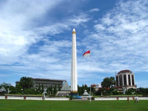 The Heroes Monument, Landmark | We provide Indonesia infrastructure map on various property sectors and data. Access property listings, infrastructure developments, news, and valuable transaction data for informed decisions.