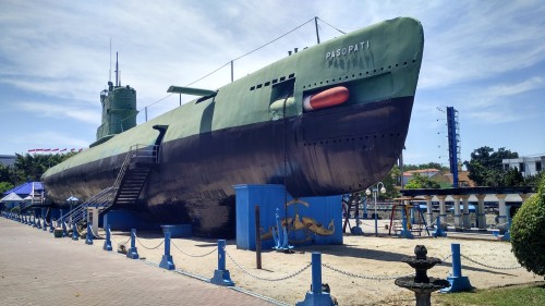 Surabaya Submarine Monument, Landmark | We provide Indonesia infrastructure map on various property sectors and data. Access property listings, infrastructure developments, news, and valuable transaction data for informed decisions.