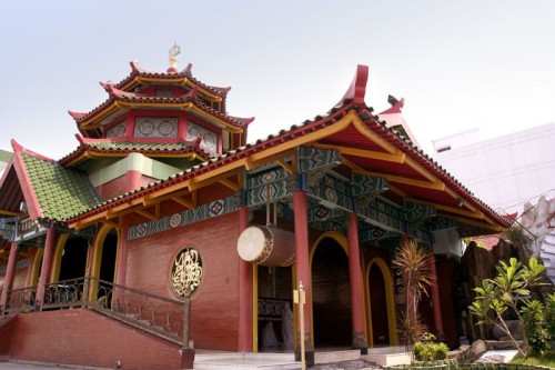 Muhammad Cheng Hoo Mosque, Landmark | We provide Indonesia infrastructure map on various property sectors and data. Access property listings, infrastructure developments, news, and valuable transaction data for informed decisions.