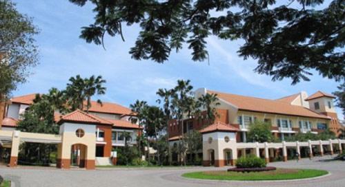 Ciputra Junior High School, Private School | We provide Indonesia infrastructure map on various property sectors and data. Access property listings, infrastructure developments, news, and valuable transaction data for informed decisions.
