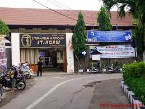 Saint Agnes Catholic Junior High School, Private School | We provide Indonesia infrastructure map on various property sectors and data. Access property listings, infrastructure developments, news, and valuable transaction data for informed decisions.