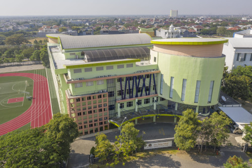Xin Zhong Senior High School, Private School | We provide Indonesia infrastructure map on various property sectors and data. Access property listings, infrastructure developments, news, and valuable transaction data for informed decisions.