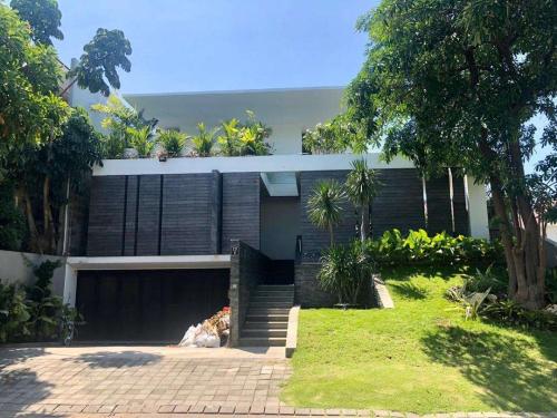 Cluster Virginia Regency - Pakuwon City, residential commercial for lease sale, dijual disewakan,  PT Pakuwon Jati Tbk (PWON) | We provide Indonesia infrastructure map on various property sectors and data. Access property listings, infrastructure developments, news, and valuable transaction data for informed decisions.