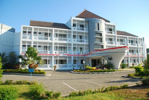 Surabaya State Shipping Polytechnic, University | We provide Indonesia infrastructure map on various property sectors and data. Access property listings, infrastructure developments, news, and valuable transaction data for informed decisions.