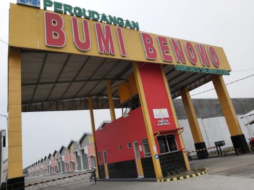 Bumi Benowo Warehouse berlokasi di Jl. Jawar Surabaya, Kecamatan Benowo, Kota Surabaya, Provinsi Jawa Timur. Warehouse ini dikembangkan oleh PT Bumi Benowo Suks...