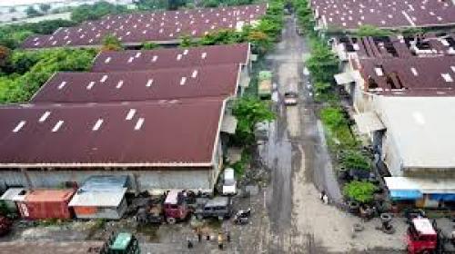 Kalianak Warehouse berlokasi di Jl. Kalianak Barat, Kecamatan Asemrowo, Kota Surabaya, Provinsi Jawa Timur. Warehouse ini dikembangkan oleh Bulog, dengan luas a...