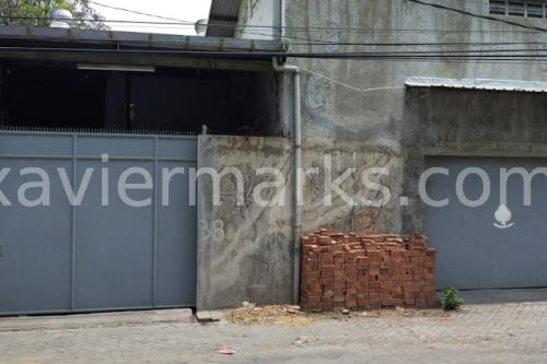 Romokalisari Warehouse berlokasi di Jl. Romokalisari, Kecamatan Benowo, Kota Surabaya, Provinsi Jawa Timur. Warehouse ini dikembangkan oleh Waringin Group, sele...