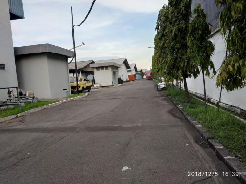 PT. Rodamas (Surabaya Branch) berlokasi di Jl. Raya Kalirungkut, Kecamatan Rungkut, Kota Surabaya, Provinsi Jawa Timur. Warehouse ini memiliki luas area sekitar...