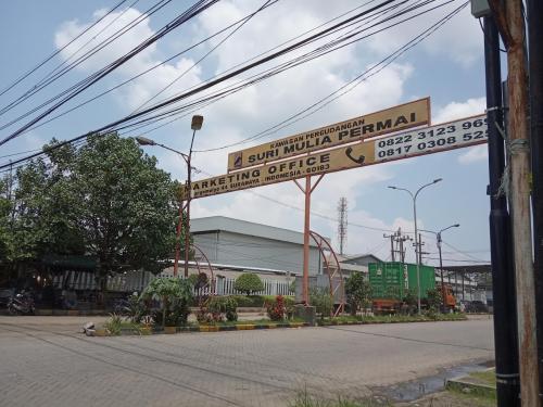 PT. Suri Mulia Permai berlokasi di Jl. Pergudangan Suri Mulia, Kecamatan Asemrowo, Kota Surabaya, Provinsi Jawa Timur. Warehouse ini memiliki luas area sekitar...