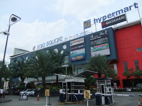 Solo Square Mall, Leased Retail | We provide Indonesia infrastructure map on various property sectors and data. Access property listings, infrastructure developments, news, and valuable transaction data for informed decisions.