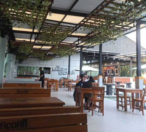 Mie Gacoan Solo Veteran, Stand Alone Retail | We provide Indonesia infrastructure map on various property sectors and data. Access property listings, infrastructure developments, news, and valuable transaction data for informed decisions.